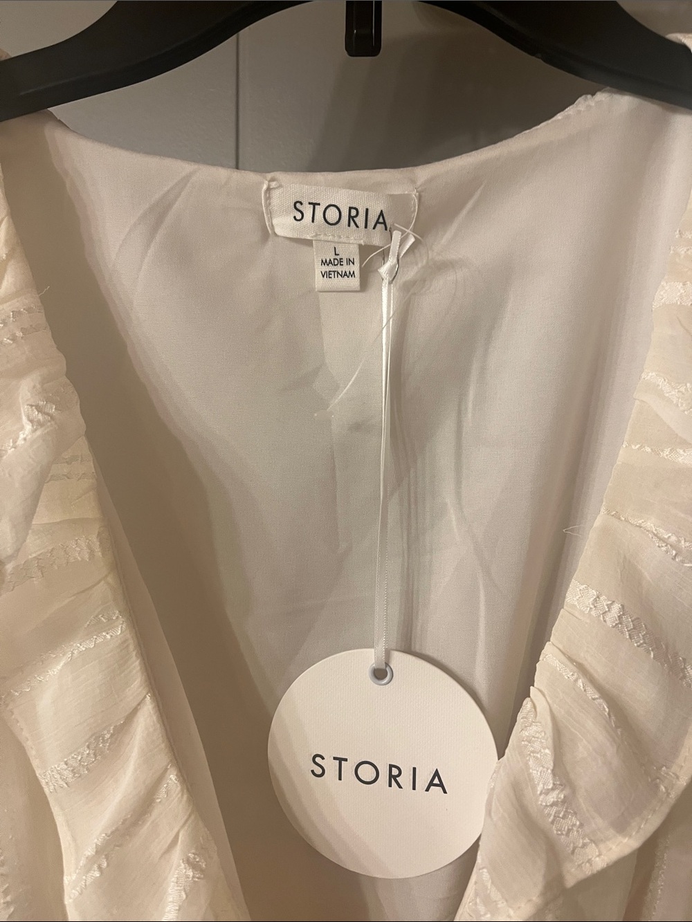 Storia Cream Ruffle V-Neck Maxi Dress - Picture 2 of 3